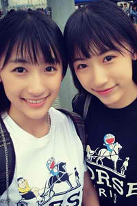 脱掉高跟鞋双腿肩上扛