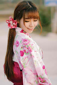 被仇人调教成禁脔h虐bl